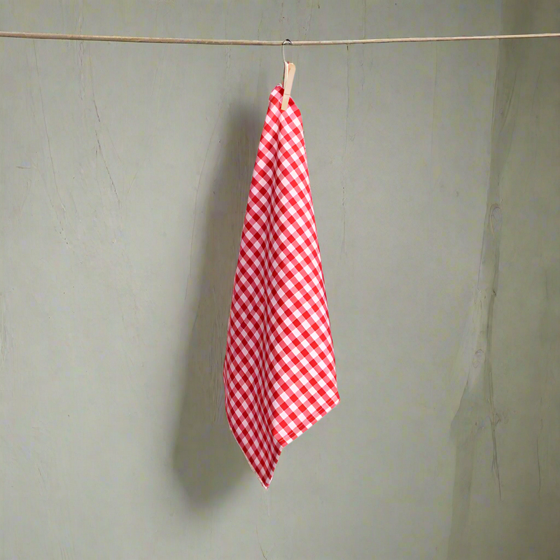 Kitchen red gingham tea towel 