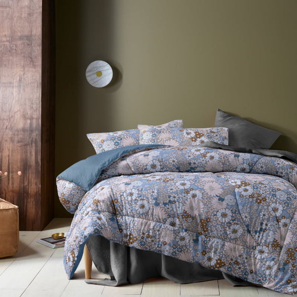 Featuring a blue comforter set with brilliant digital prints, offering the best comfort and value, and an ideal fusion of affordability, style, and comfort.