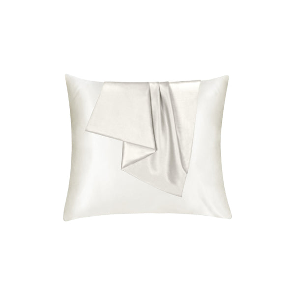 Linenova's ivory pillowcase hypoallergenic design ensures a restful night's sleep and healthy hair.